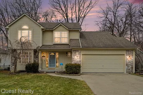 491 River Ridge Dr, Waterford, MI 48327