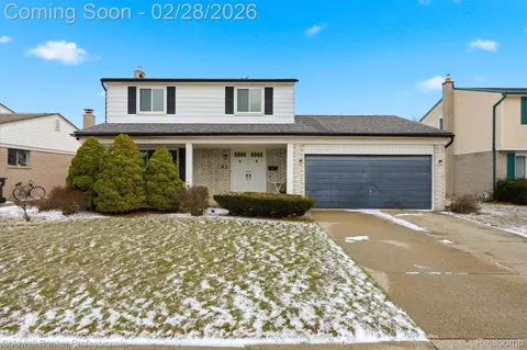 40162 Spitz Dr, Sterling Heights, MI 48313