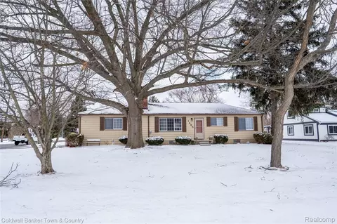 1465 N Pontiac Trl, Walled Lake, MI 48390
