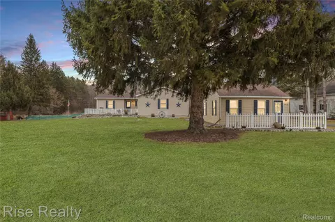 6473 Sheridan Rd, Saginaw, MI 48601