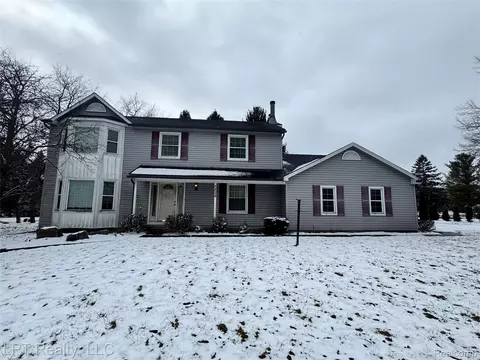 5828 Shagbark Dr, Pittsfield, MI 48108