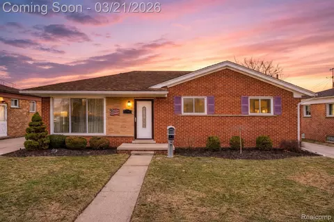 1799 Grange Rd, Trenton, MI 48183