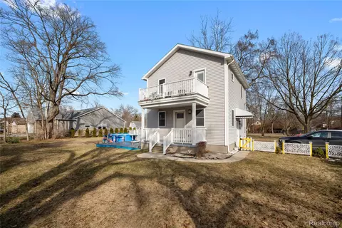 34676 Pinetree St, Livonia, MI 48150