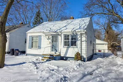 18953 Woodcrest St, Harper Woods, MI 48225