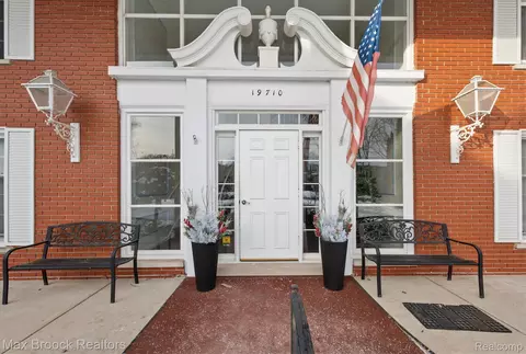 19710 W 13 Mile Rd #210, Beverly Hills, MI 48025
