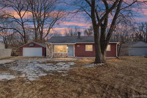37196 S Groesbeck Hwy, Clinton Township, MI 48036