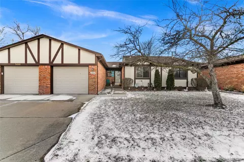 5442 Stanford Ct, Warren, MI 48091