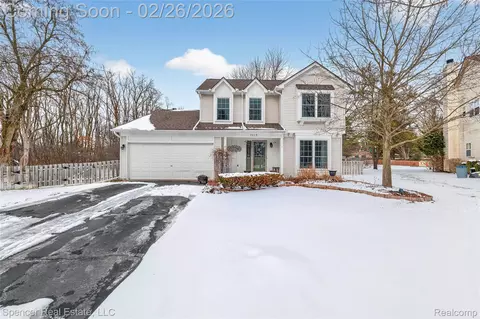 1117 Woodbriar Ct, Oxford, MI 48371