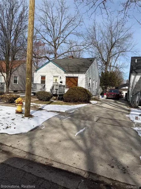 647 E Mansfield Ave, Pontiac, MI 48340