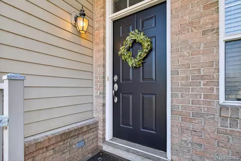 3102 Paradise Trl, Oxford, MI 48371