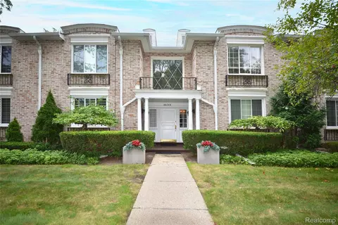 40740 Woodward Ave #38, Bloomfield Hills, MI 48304
