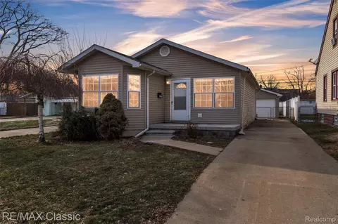 17709 Hanna St, Melvindale, MI 48122