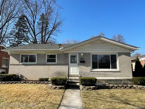 8236 Margaret St, Taylor, MI 48180