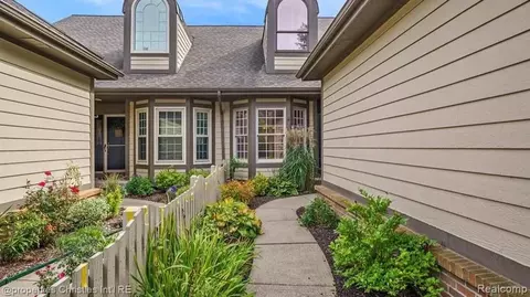6576 Steeple Rdg, Independence, MI 48346