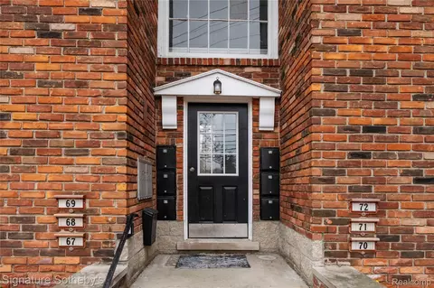 31831 Grand River Ave #68, Farmington, MI 48336