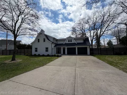 2915 Linda Ct, Port Huron, MI 48060