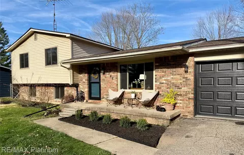 7085 Rivertown Rd, Mundy, MI 48473