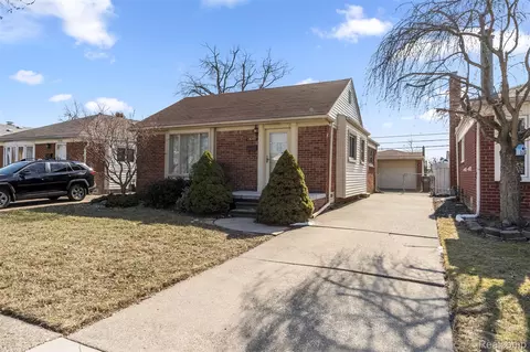13145 Orchard Rd, Southgate, MI 48195