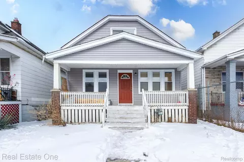 8704 Smart St, Detroit, MI 48210