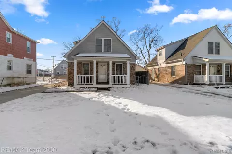 21025 Glen Lodge Rd, Royal Oak, MI 48220
