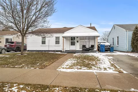 25540 Tecla Ave, Warren, MI 48089