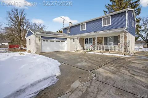 1448 N Genevieve St, Burton, MI 48509