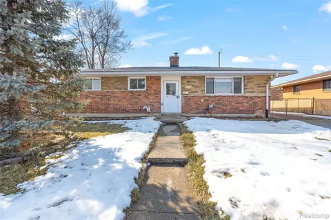 7043 N Wildwood St, Westland, MI 48185