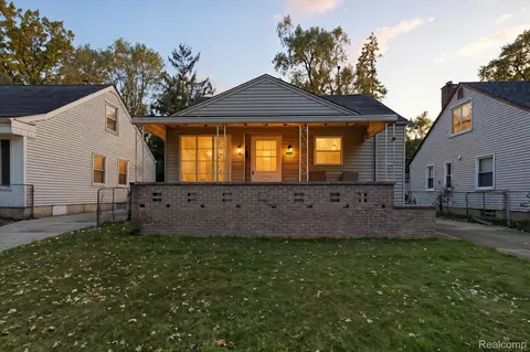 17421 Five Points St, Redford, MI 48240