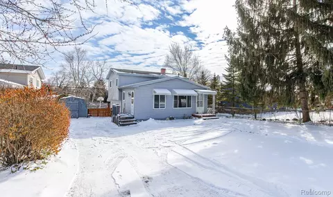 8670 N Eston Rd, Independence, MI 48348