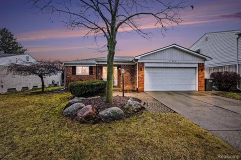 31429 Edgeworth Dr, Madison Heights, MI 48071