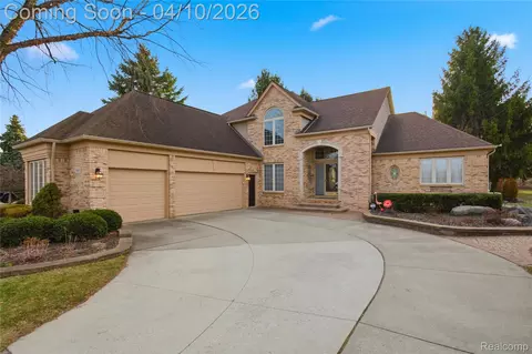 56891 Aberdeen Dr, Shelby Township, MI 48316
