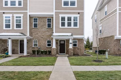 3217 Chambers W #87, Wixom, MI 48393