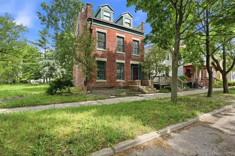 1356 Labrosse St, Detroit, MI 48226