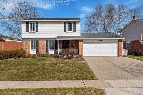 39040 Donald St, Livonia, MI 48154
