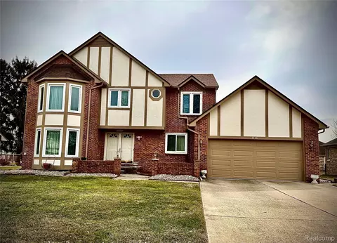 4846 Bayleaf Dr, Sterling Heights, MI 48314
