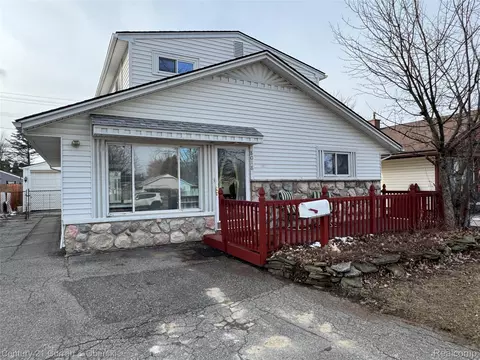 8018 Monroe Blvd, Taylor, MI 48180