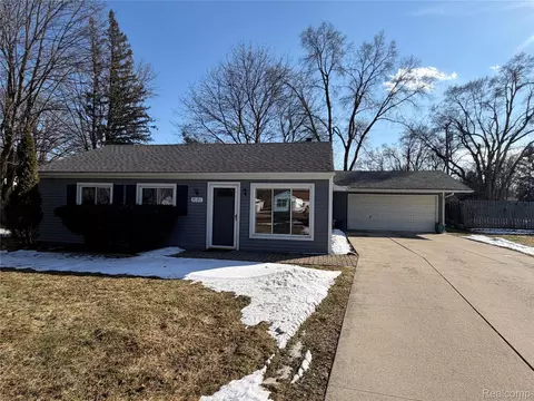 7081 Tappon Dr S, Independence, MI 48346