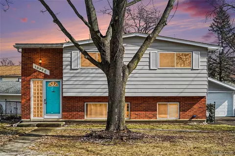 18980 Brentwood St, Livonia, MI 48152