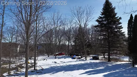 6106 E River Rd, Flint, MI 48433 photo 9