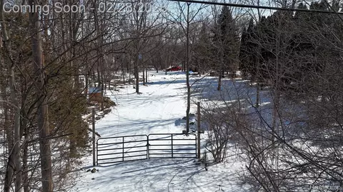 6106 E River Rd, Flint, MI 48433 photo 3