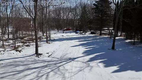 6106 E River Rd, Flint, MI 48433 photo 7