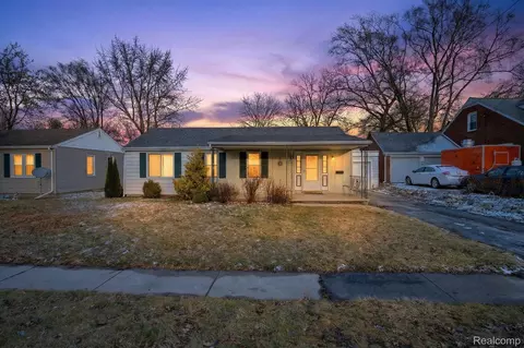 3066 Schaefer St, Saginaw, MI 48604