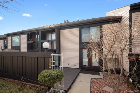 14165 Jackson St, Taylor, MI 48180