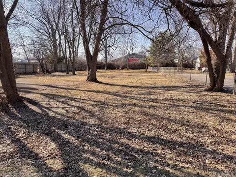 23183 Bush St, Southfield, MI 48033