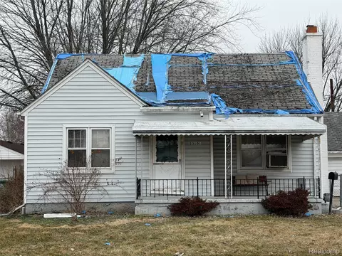 23101 Shakespeare Ave, Eastpointe, MI 48021