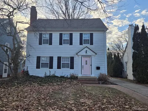 423 Bailey St, East Lansing, MI 48823