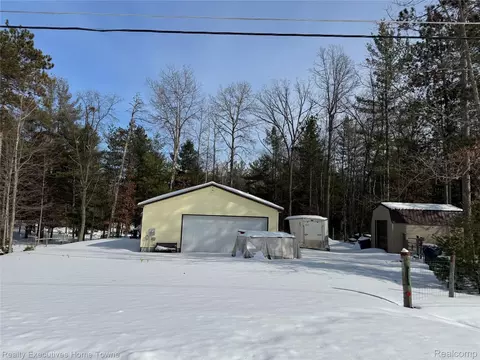 1281 Geesey Ave, Mentor, MI 48647