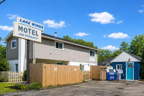 6997 Lakeshore Rd, Worth, MI 48450