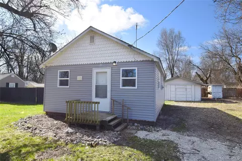 2390 E Boatfield Ave, Burton, MI 48529