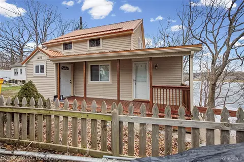 1400 Ora Rd, Oxford, MI 48371